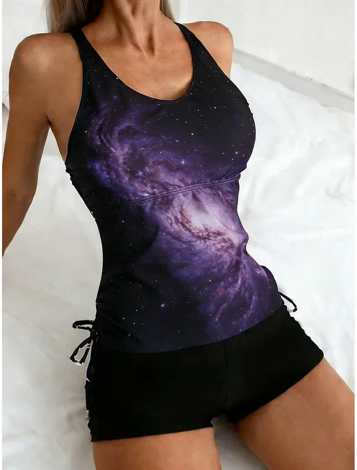 Celeste | Completo tankini con stampa galassia che copre la pancia